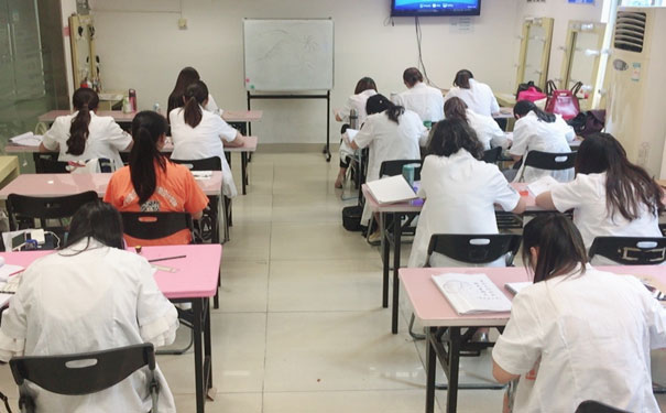 中山学美容美发哪里好-需要多久-学费多少钱