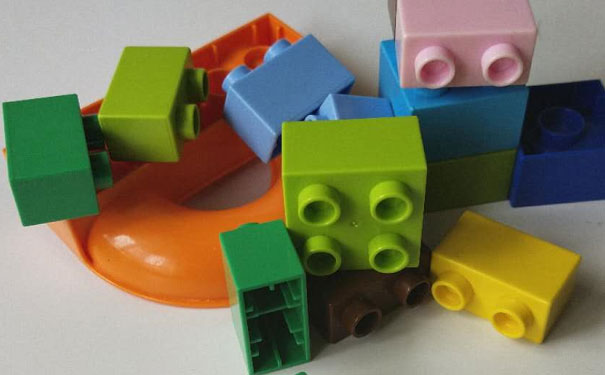 深圳宝安区少儿编程课多少钱一节课?一年大概多少学费?