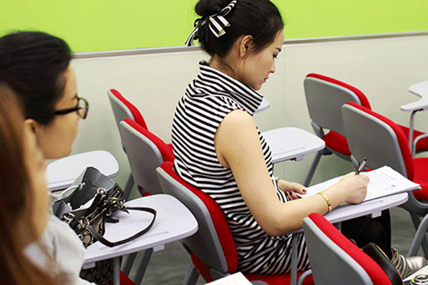 西安雁塔区成人英语专业机构推荐,最新排名