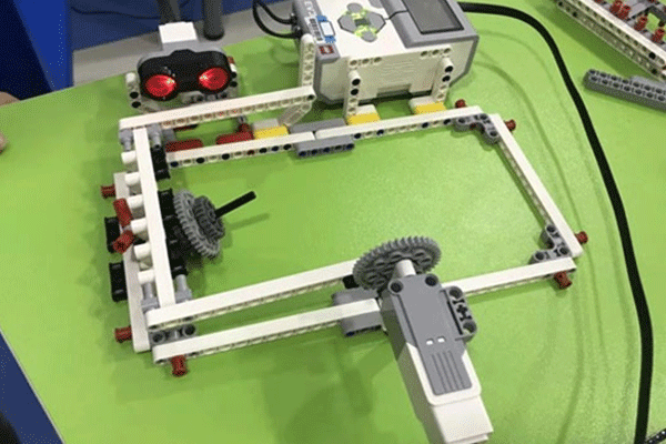 广州6-18岁少儿编程课_趣味编程_免费体验