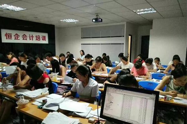 新乡初级会计培训机构哪家好_价格_学多久