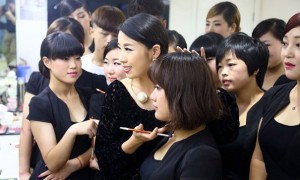 无锡学化妆学费多少钱一个月