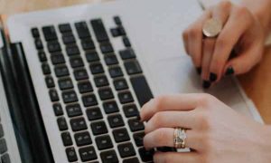 红河中公事业编考试培训班地址在哪里_电话